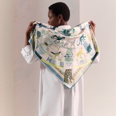 HERMES シルクスカーフ 象デザイン2枚セット HERMÈS シルクスカーフ 象と騎士のデザイン - メルカリ